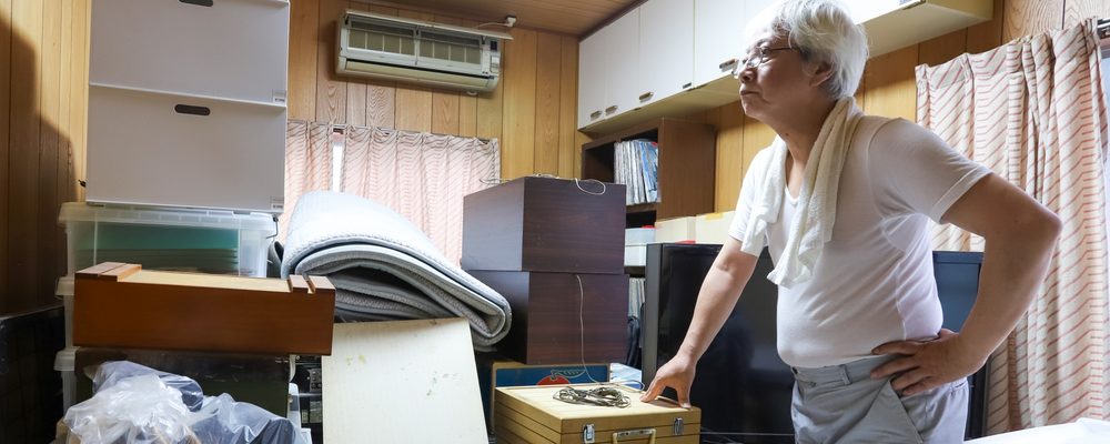 家財が残ったままの室内