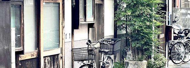 路地に面した長屋のイメージ