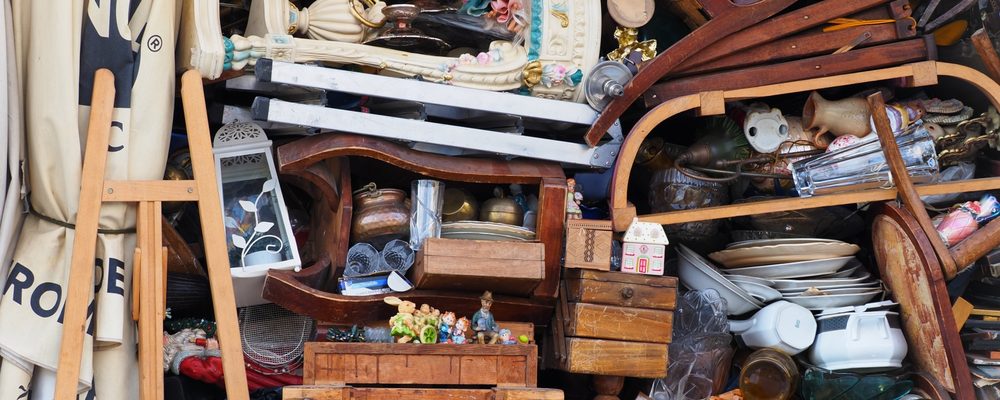 家財が残ったままの室内