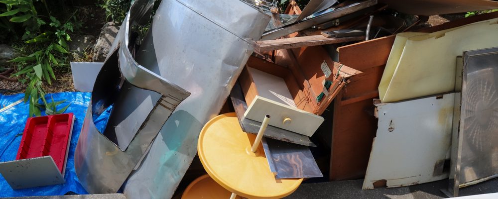 家財が残ったままの室内