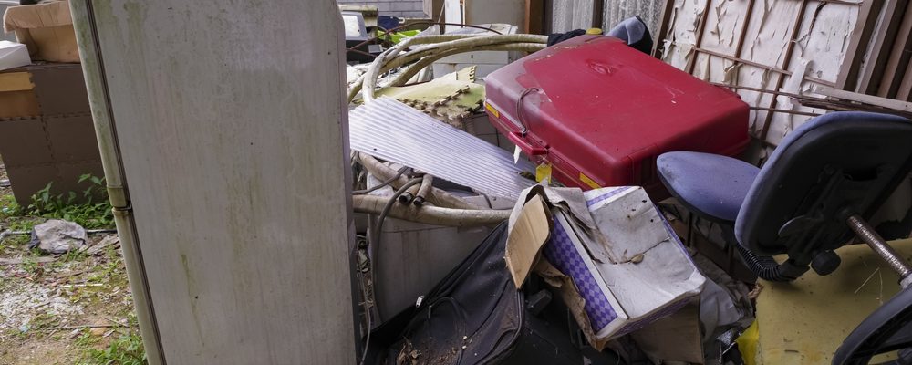 家財が残ったままの室内