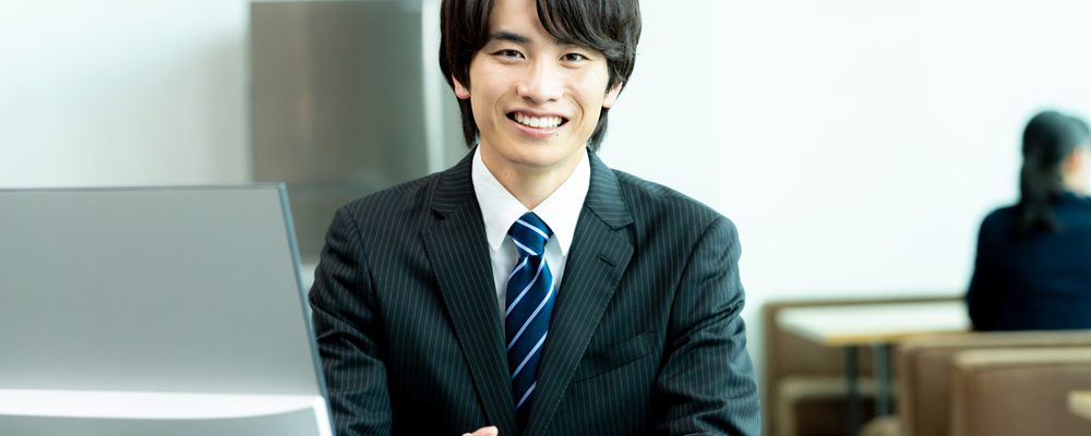 高石市の物件を調査する株式会社GEEZの担当者